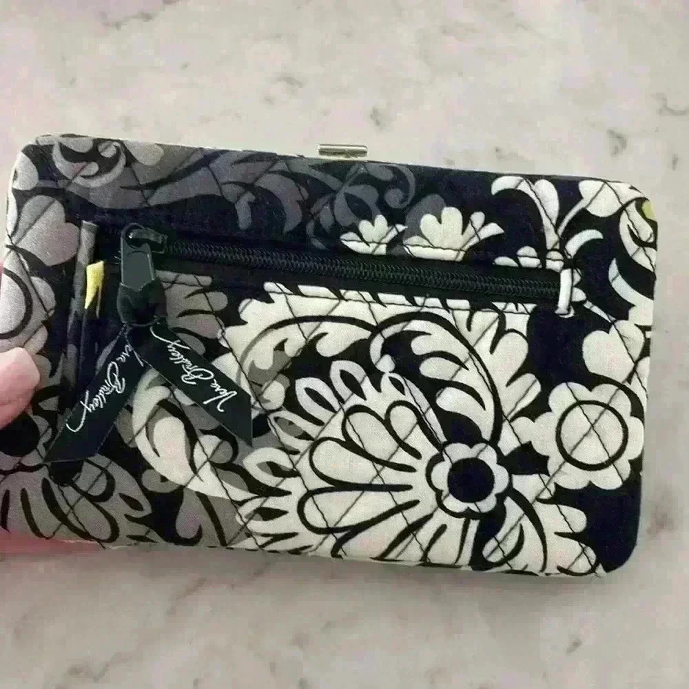 New Vera Bradley hard shell clutch wallet - Picture 2 of 4
